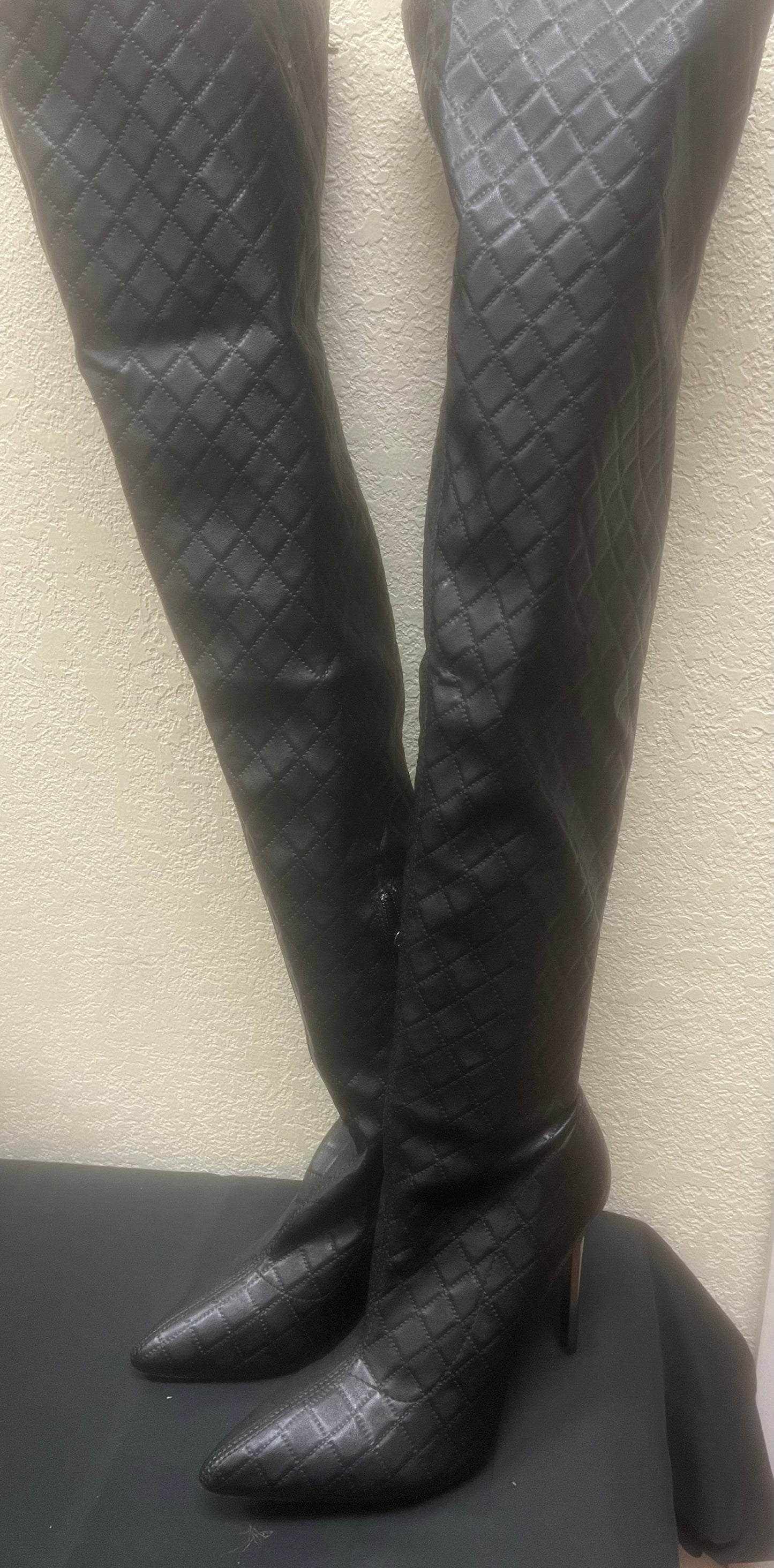 Knee High Stilettos Soft Textured Pattern