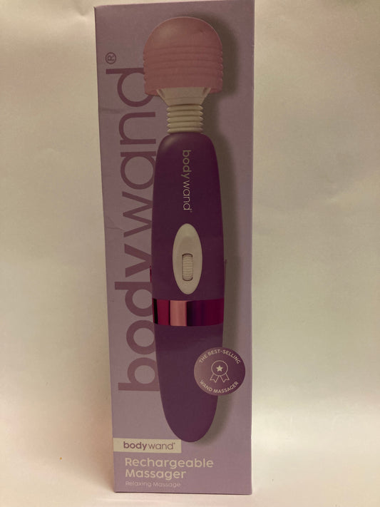 BodyWand Rechargeable Massager in Lavender